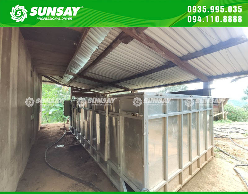 Máy được làm hoàn toàn bằng inox 304 không gỉ đảm bảo vệ sinh